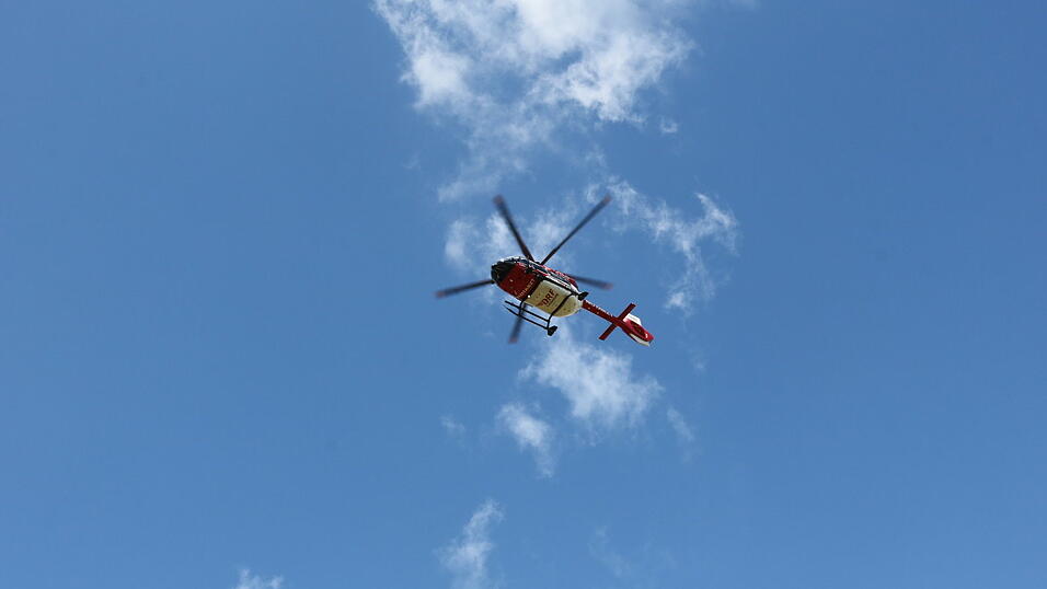 Einer der Rettungshubschrauber über Wilting Einer der Rettungshubschrauber über Wilting