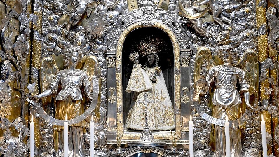 Im Wallfahrtsort Alt&ouml;tting steht die Schwarze Madonna im Mittelpunkt. (Archivbild)
