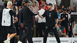 Shake Hands der Trainer Vincent Kompany (l) und Sebastian Hoeneß nach dem Supercup-Duell zu Saisonbeginn. (Archivbild) Shake Hands der Trainer Vincent Kompany (l) und Sebastian Hoeneß nach dem Supercup-Duell zu Saisonbeginn. (Archivbild)