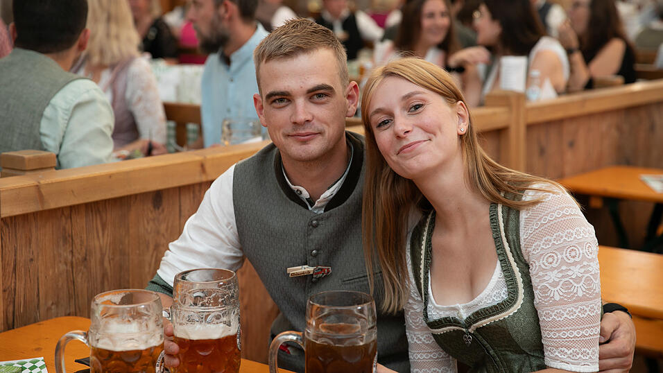 Die Partybilder vom Montag, 18. August, aus dem Festzelt Weckmann. Die Partybilder vom Montag, 18. August, aus dem Festzelt Weckmann.
