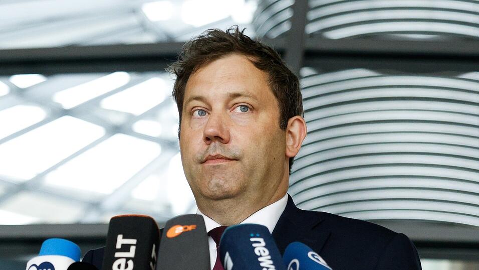 Bundesfinanzminister Lars Klingbeil (SPD) plant, dem Verkersministerium weniger Geld aus dem Haushalt zur Verfügung zu stellen.
