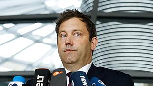 Bundesfinanzminister Lars Klingbeil (SPD) plant, dem Verkersministerium weniger Geld aus dem Haushalt zur Verfügung zu stellen.