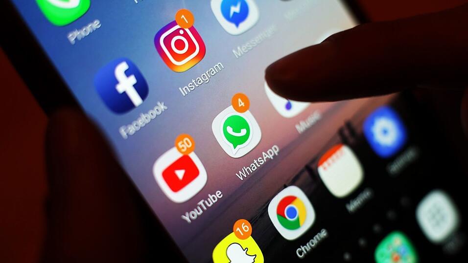 Messenger wie WhatsApp spielten &laquo;heute eine zentrale Rolle in der allt&auml;glichen Kommunikation und Terminabstimmung&raquo;, sagte Stefan D&uuml;ll.