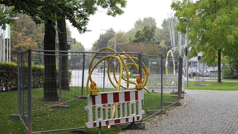 Wer Fantasie hat, sieht alles: Stadtwerke, Looping oder Kaa, ganz beliebig. Man kann die Spirale am Pulverturm &uuml;brigens auch als Spiel- oder Turnger&auml;t nutzen. (Foto: Susanne Raith)