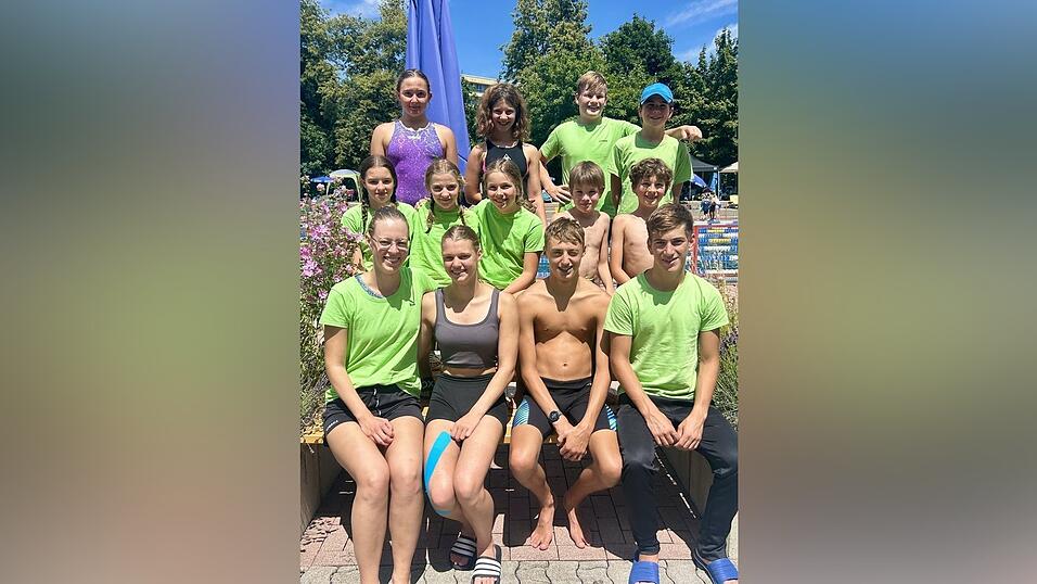 13 Schwimmer des SSC Landau starteten mit großem Erfolg bei der Niederbayerischen Langbahnmeisterschaft. 13 Schwimmer des SSC Landau starteten mit großem Erfolg bei der Niederbayerischen Langbahnmeisterschaft.