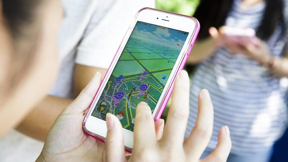 'Pok&eacute;mon Go' bringt Spieler aus ihren Zockerstuben in die Stadt, um die kleinen Monster zu jagen.
