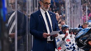 Ingolstadt-Coach Mark French erlebt ein 7:2 gegen München - der Sport wurde aber zur Nebensache. (Archivbild) Ingolstadt-Coach Mark French erlebt ein 7:2 gegen München - der Sport wurde aber zur Nebensache. (Archivbild)