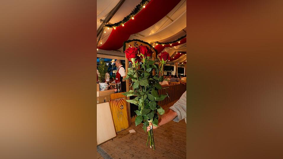 Die Partybilder vom Donnerstag, 13. August, aus dem Festzelt Greindl. Die Partybilder vom Donnerstag, 13. August, aus dem Festzelt Greindl.