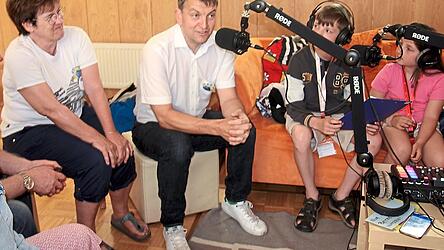 Das Kinderradio auf Sendung mit Bürgermeister Christian Pröbst.