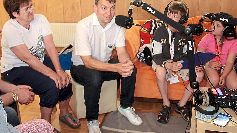Das Kinderradio auf Sendung mit Bürgermeister Christian Pröbst.