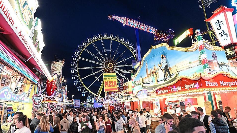 Die Lichter auf der Regensburger Maidult 2025 gingen am Sonntagabend zum letzten Mal aus.