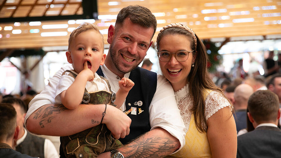 Die Partybilder vom Freitag, 8. August, aus dem Festzelt Nothaft. Die Partybilder vom Freitag, 8. August, aus dem Festzelt Nothaft.