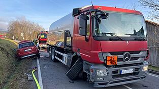 Eine 69-j&auml;hrige Fahrerin prallte am Dienstag gegen diesen Lastwagen, der mit Gas beladen war.