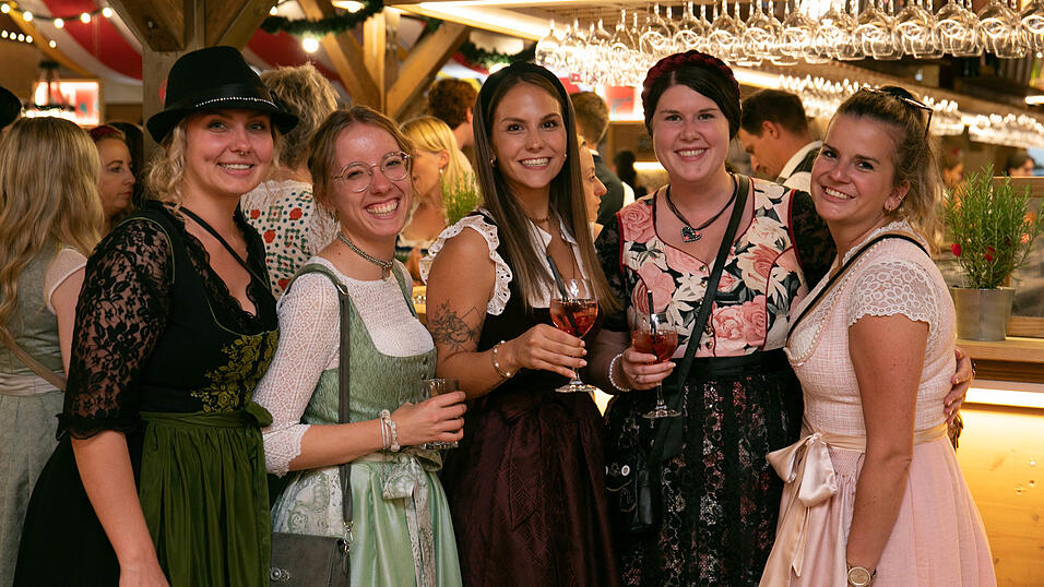 Die Partybilder vom Montag, 11. August, aus dem Festzelt Krönner. Die Partybilder vom Montag, 11. August, aus dem Festzelt Krönner.