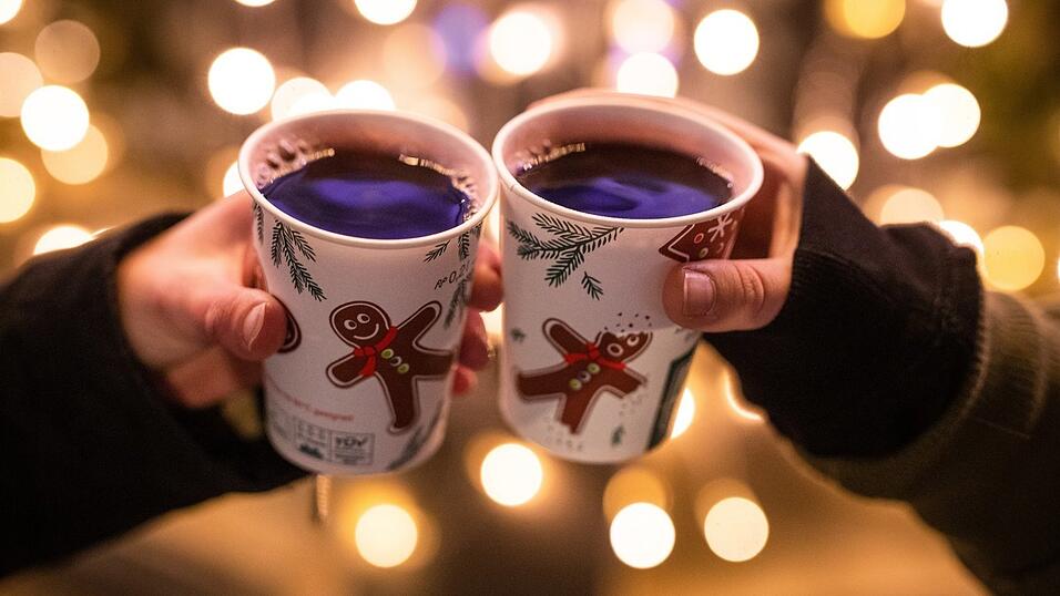 Gl&uuml;hwein gibt es dieses Jahr nicht nur am Chamer Christkindlmarkt. (Symbolbild)