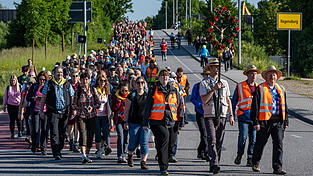 Die Fußwallfahrer aus Regensburg werden drei Tage lang unterwegs sein. (Archivfoto) Die Fußwallfahrer aus Regensburg werden drei Tage lang unterwegs sein. (Archivfoto)