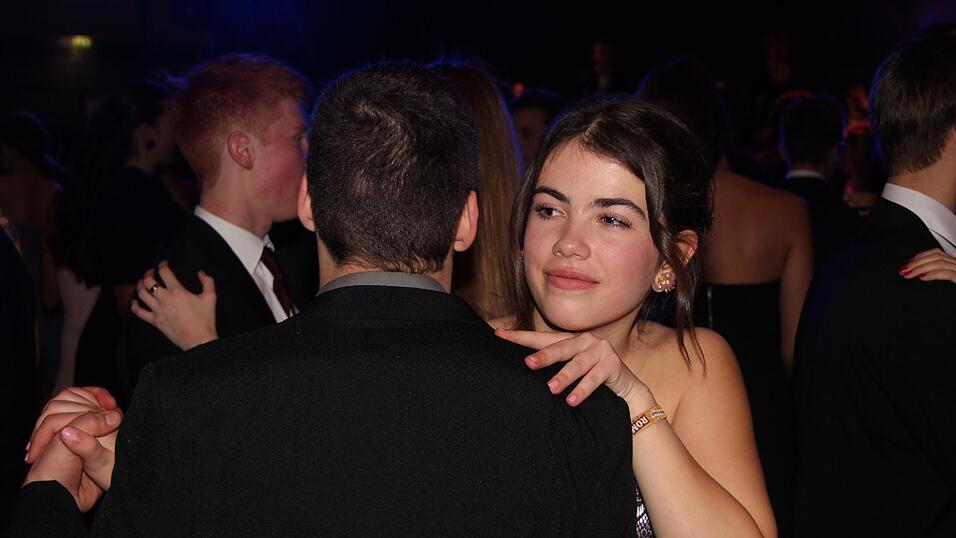 Die Bilder vom Abschlussball der Tanzschule Seidel in der Fraunhofer-Halle am 28. November. Die Bilder vom Abschlussball der Tanzschule Seidel in der Fraunhofer-Halle am 28. November.