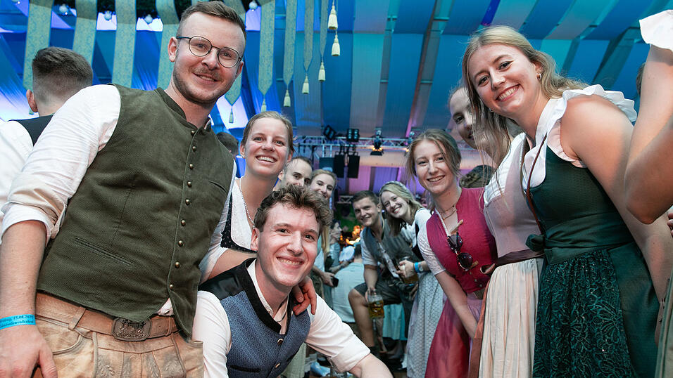 Die Partybilder vom Freitag, 15. August, aus dem Festzelt Wenisch. Die Partybilder vom Freitag, 15. August, aus dem Festzelt Wenisch.