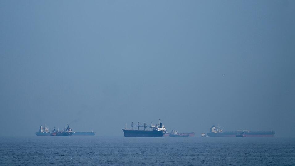 Der Schiffsverkehr ist in der Stra&szlig;e von Hormus w&auml;hrend des Krieges weitgehend zum Erliegen gekommen. (Archivbild)