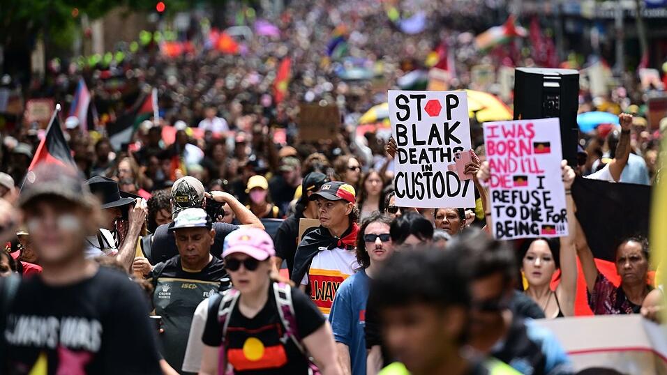 Viele fordern, das Datum des Nationalfeiertags zu &auml;ndern.