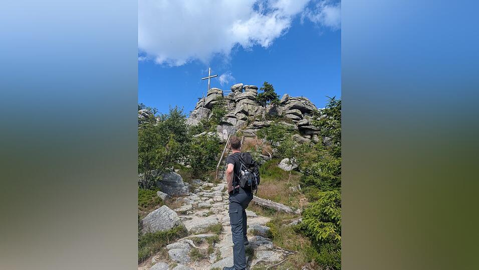 Blick hinauf zum Hochstein auf 1.333 Metern.