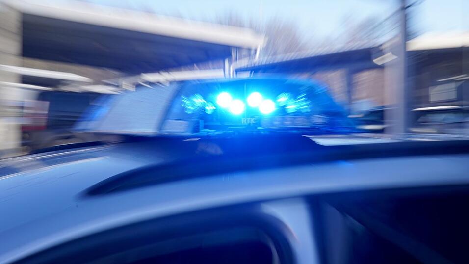 Die Polizei ermittelt zu den Hintergründen des Vorfalls. (Symbolbild) Die Polizei ermittelt zu den Hintergründen des Vorfalls. (Symbolbild)