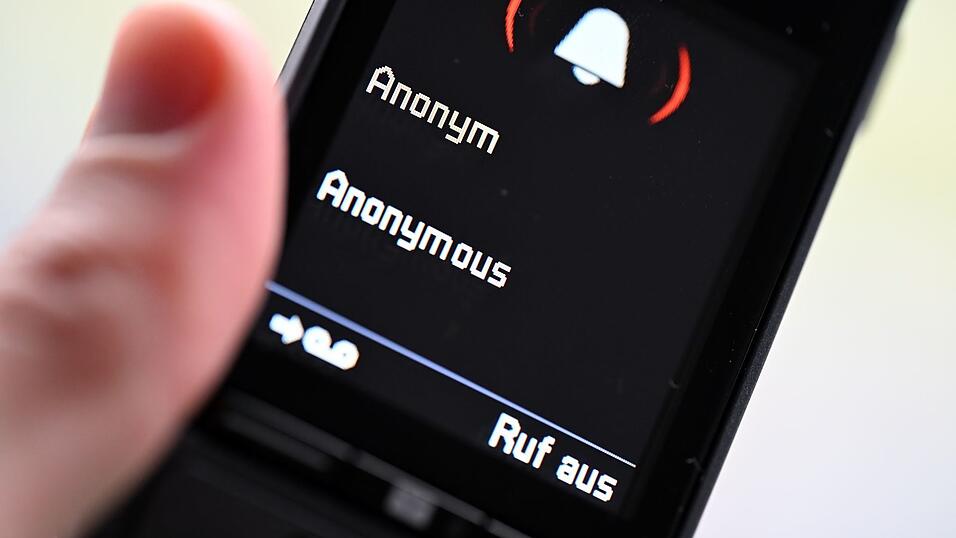 Der 91-Jährige tat laut eigenem Bekunden am Telefon so, als sei er ein «älterer Mann». (Symbolbild) Der 91-Jährige tat laut eigenem Bekunden am Telefon so, als sei er ein «älterer Mann». (Symbolbild)