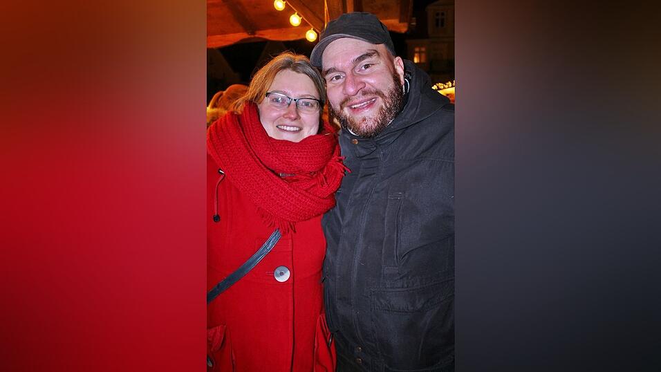 Der idyllische Christkindlmarkt in der Freyung in Landshut zählt zu den schönsten Christkindlmärkten Bayerns. Bei eisigen Temperaturen ist dort insbesondere die Glühwein-Alm natürlich heiß begehrt. Der idyllische Christkindlmarkt in der Freyung in Landshut zählt zu den schönsten Christkindlmärkten Bayerns. Bei eisigen Temperaturen ist dort insbesondere die Glühwein-Alm natürlich heiß begehrt.