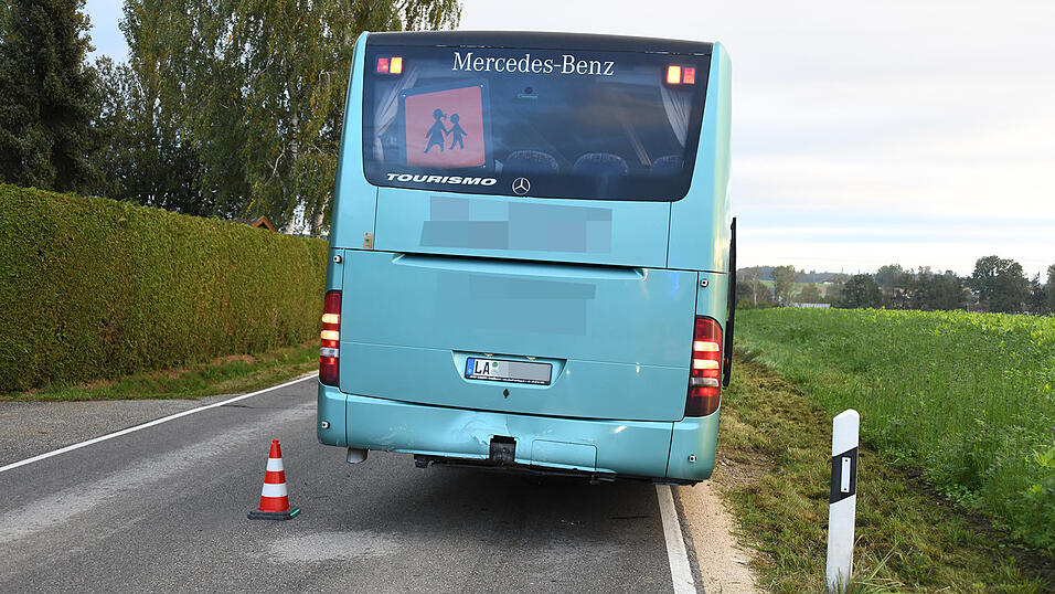 Zahlreiche Einsatzkräfte von Polizei und Feuerwehr waren vor Ort.