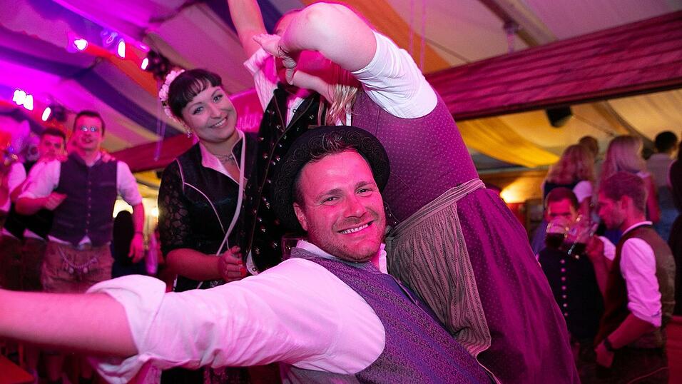 Die Partybilder vom Freitag, 12. August 2022, aus dem Festzelt Reisinger.