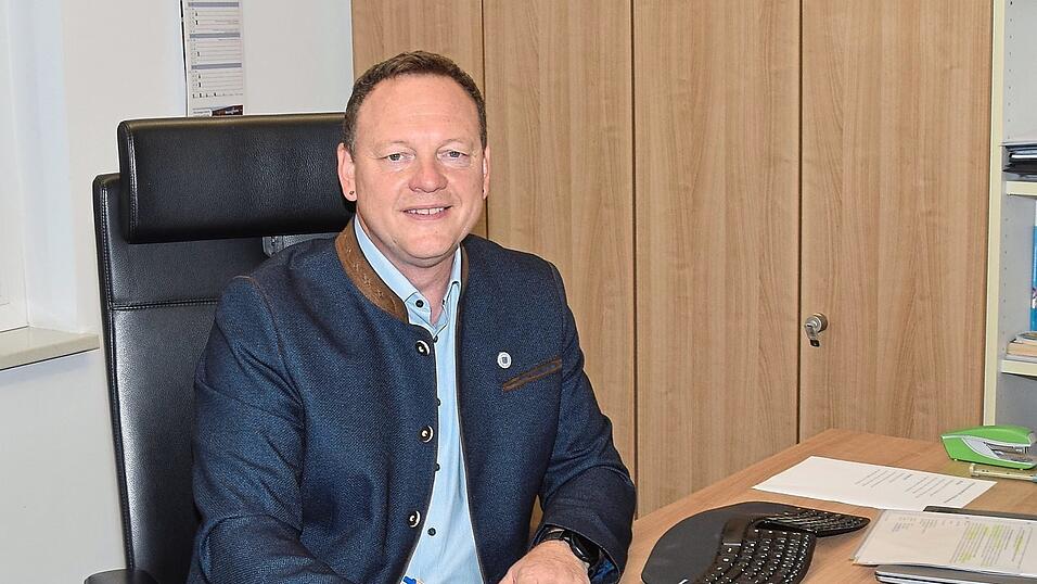 Dieter Neumaier will als Kirchberger Bürgermeister weiter machen. Gerne wäre er auch weiterhin Vorsitzender der Verwaltungsgemeinschaft Steinkirchen. Dieter Neumaier will als Kirchberger Bürgermeister weiter machen. Gerne wäre er auch weiterhin Vorsitzender der Verwaltungsgemeinschaft Steinkirchen.