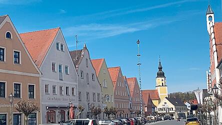 Zahlreiche st&auml;dtebauliche Ziele zur Weiterentwicklung der Ortsmitte wurden in den vergangenen Jahren bereits umgesetzt. Nun soll auf dem Areal Marktplatz 6 ein B&uuml;rger- und Kulturzentrum entstehen.