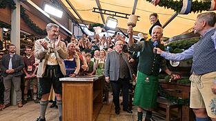 «O'zapft is» - wegen dieser Szene kennen Menschen weltweit Dieter Reiter. (Archivbild) «O'zapft is» - wegen dieser Szene kennen Menschen weltweit Dieter Reiter. (Archivbild)