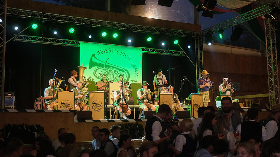 Die Partybilder vom Dienstag, 15. August 2023, aus dem Festzelt Weckmann.