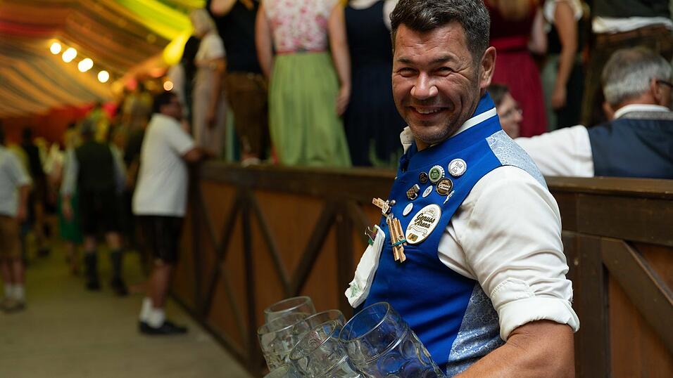 Die Partybilder vom Samstag, 8. August, aus dem Festzelt Wenisch. Die Partybilder vom Samstag, 8. August, aus dem Festzelt Wenisch.