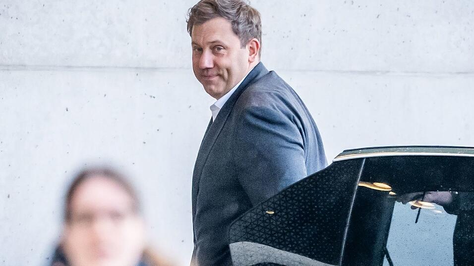 Die Ministerien sollen Finanzminister Klingbeil Sparkonzepte vorlegen.