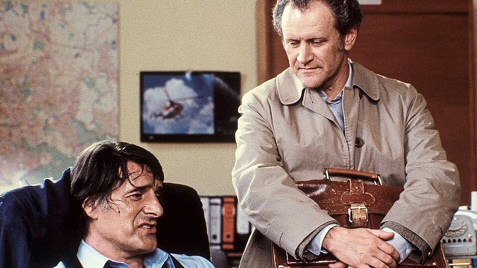 Eine Szene aus 'Monaco Franze'; in der Serie spielt Karl Obermayr (r.) Manni Kopfeck neben Helmut Fischer als Hauptfigur Franz Münchinger. Eine Szene aus 'Monaco Franze'; in der Serie spielt Karl Obermayr (r.) Manni Kopfeck neben Helmut Fischer als Hauptfigur Franz Münchinger.