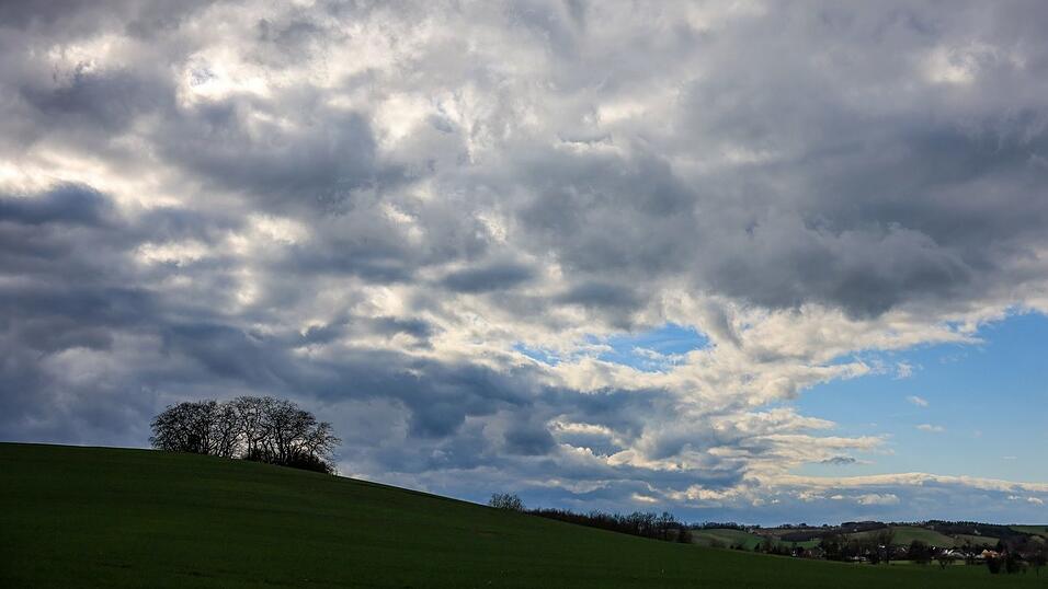 Das Wetter in den kommenden Tagen zeigt sich unbest&auml;ndig. (Symbolbild)