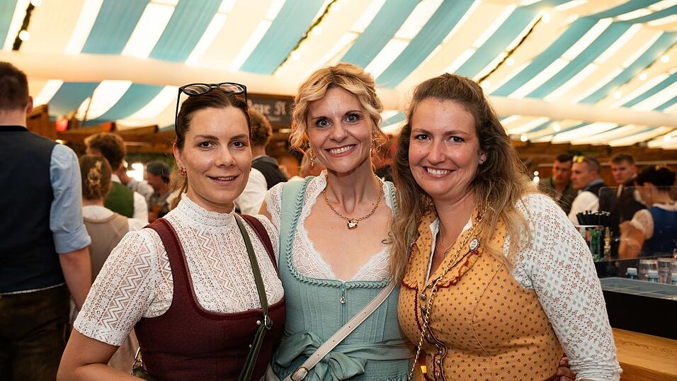 Die Partybilder vom Mittwoch, 12. August, aus dem Festzelt Wenisch. Die Partybilder vom Mittwoch, 12. August, aus dem Festzelt Wenisch.