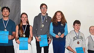 Die schnellsten Moosburger 2025 (v.l.): Alexander Grümbel (2.), Lara Meinhardt (2.), die Stadtmeister Julius Ambros (1.) und Johanna Wadenstorfer (1.), Quirin Ausfelder (3.) und Paula Meinhardt (3.). Die schnellsten Moosburger 2025 (v.l.): Alexander Grümbel (2.), Lara Meinhardt (2.), die Stadtmeister Julius Ambros (1.) und Johanna Wadenstorfer (1.), Quirin Ausfelder (3.) und Paula Meinhardt (3.).