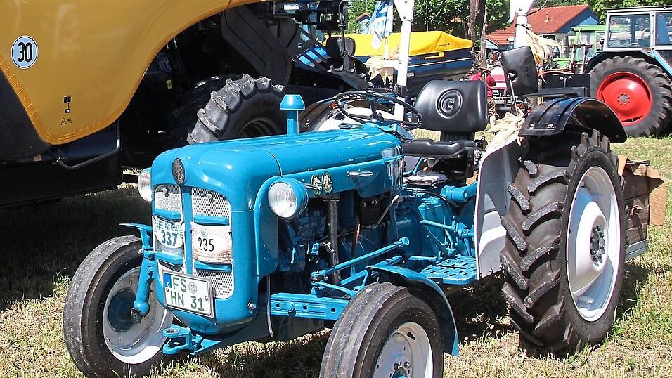 Hummels Traktor war schon zweimal bei der Oldtimer-WM dabei. Hummels Traktor war schon zweimal bei der Oldtimer-WM dabei.
