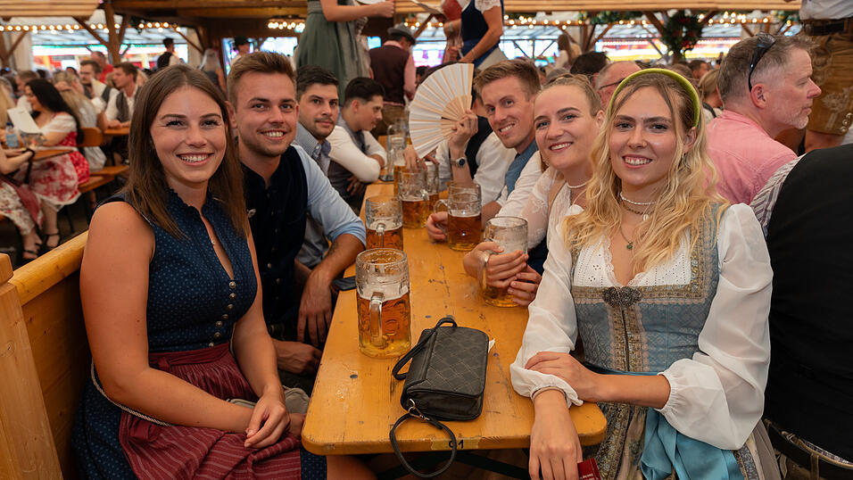 Die Partybilder vom Mittwoch, 14. August 2024, aus dem Festzelt Nothaft. Die Partybilder vom Mittwoch, 14. August 2024, aus dem Festzelt Nothaft.