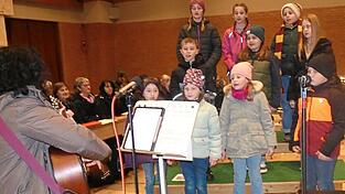 Der Kinderchor Döfering mit Barbara Zwicknagl