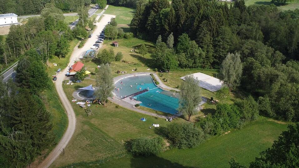 Idyllisch gelegen: das Drachselsrieder Naturbad. 2011, also vor 15 Jahren, wurde es er&ouml;ffnet.