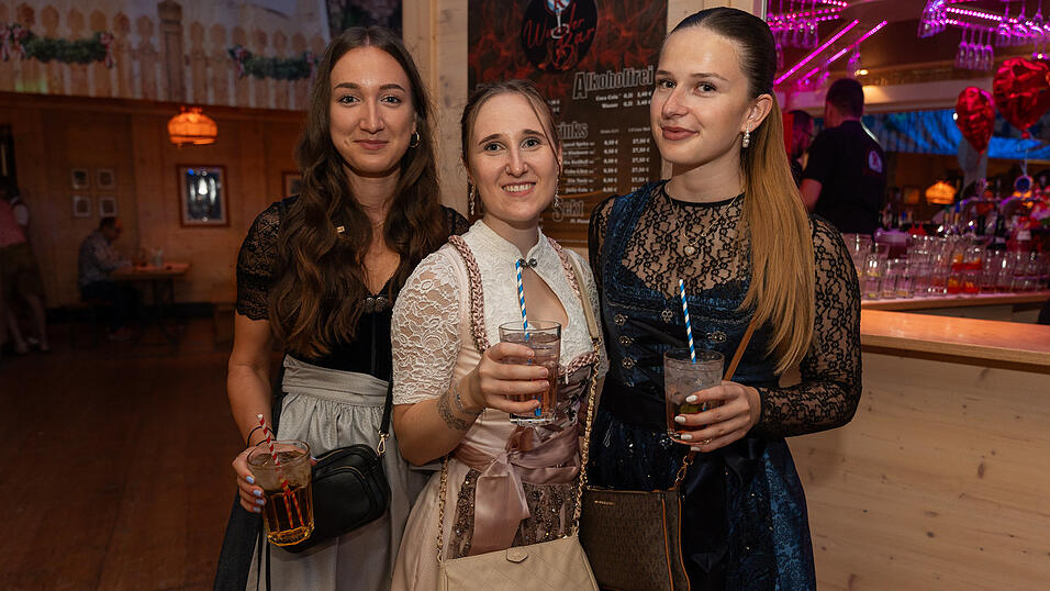 Die Partybilder vom Freitag, 18. August 2023, aus dem Festzelt Reisinger. Die Partybilder vom Freitag, 18. August 2023, aus dem Festzelt Reisinger.