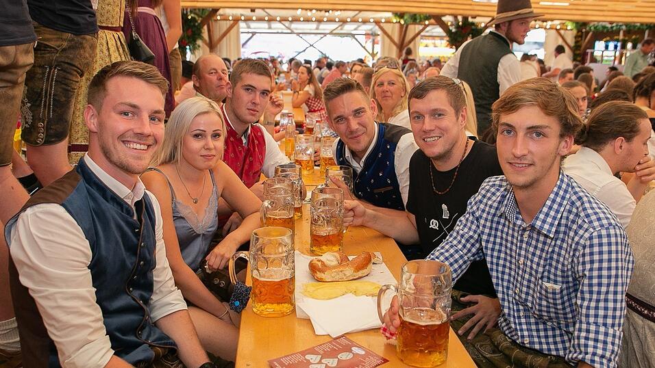 Die Partybilder von Dienstag, 16. August 2022, aus dem Festzelt Nothaft.