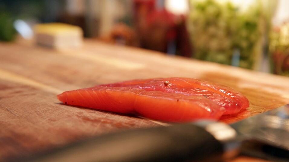 Im Rauchensteiner Haus in Landshut gibt es Rote Beete Lachs mit Merretichmousse.
