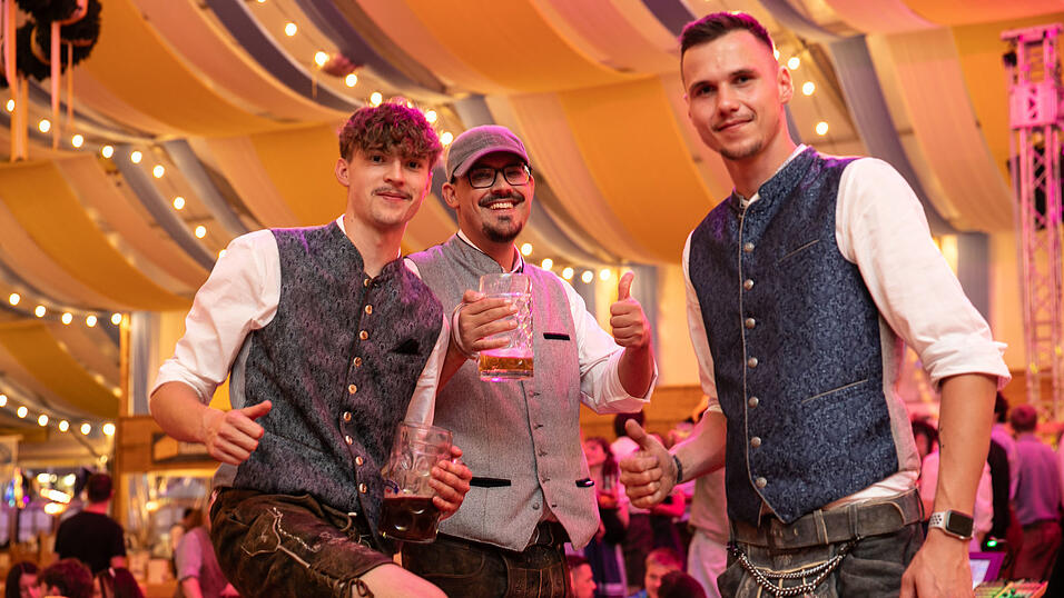 Die Partybilder vom Montag, 11. August, aus dem Festzelt Reisinger. Die Partybilder vom Montag, 11. August, aus dem Festzelt Reisinger.