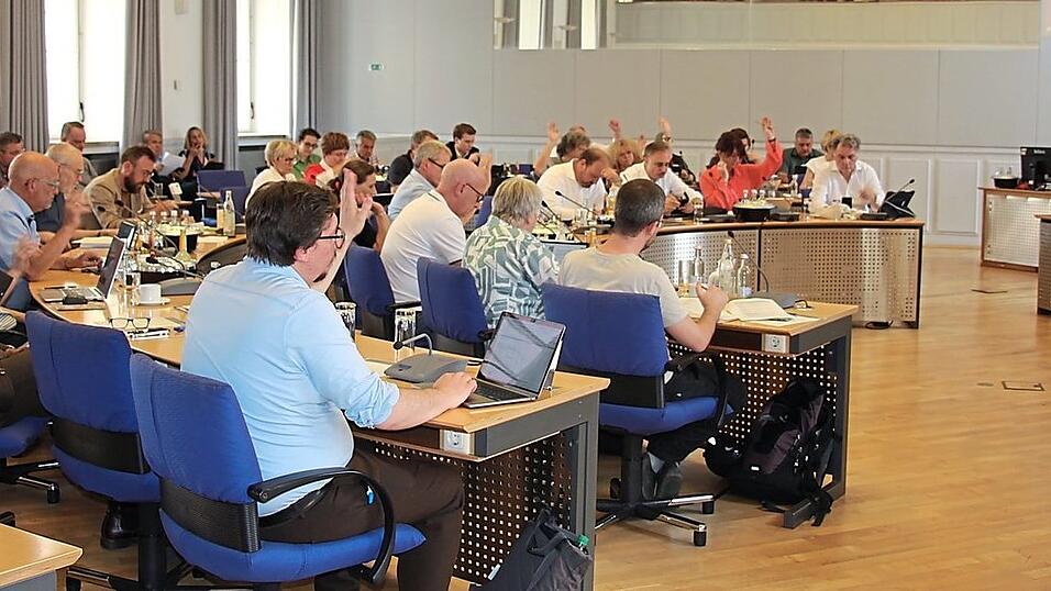 Für den Nachtragshaushalt gab es nach Verhandlungen schließlich eine Mehrheit im Stadtrat. Für den kommenden Haushalt sieht das bis jetzt nicht so aus. Für den Nachtragshaushalt gab es nach Verhandlungen schließlich eine Mehrheit im Stadtrat. Für den kommenden Haushalt sieht das bis jetzt nicht so aus.