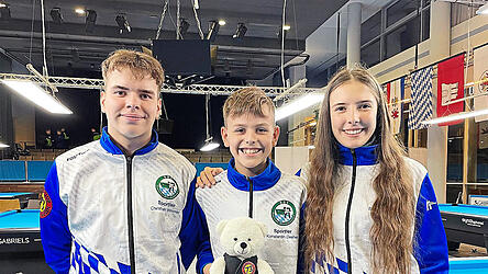 Chrstoph Wimmer, Konstantin Dreher und Simone Wimmer (v.l.) gingen für den BC 73 Pfeffenhausen bei der deutschen Jugendmeisterschaft im Billard an den Start.